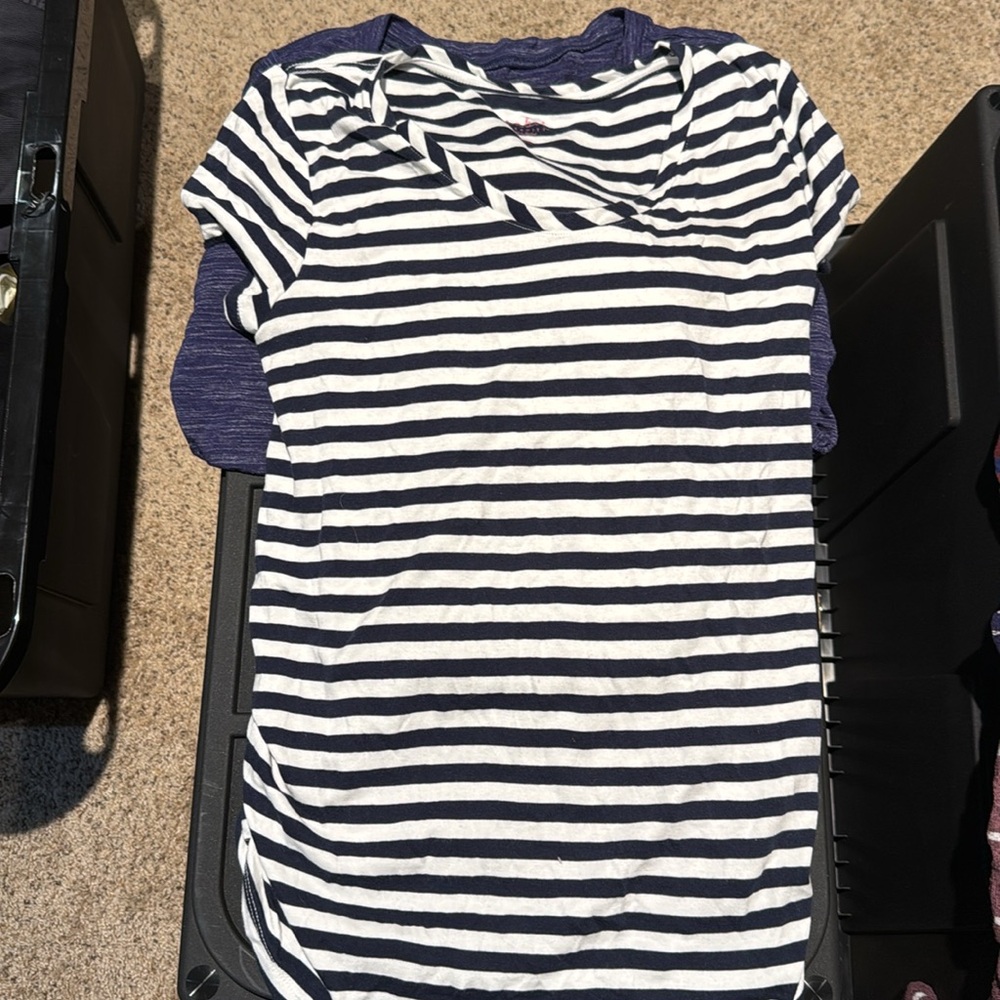 Lot of 6 Maternity tops-4 short sleeve, 2 long sleeve - Picture 2 of 6